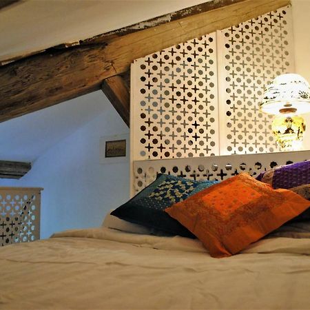 Les Routes Du Monde Bed & Breakfast Saint-Genies-de-Comolas Bagian luar foto