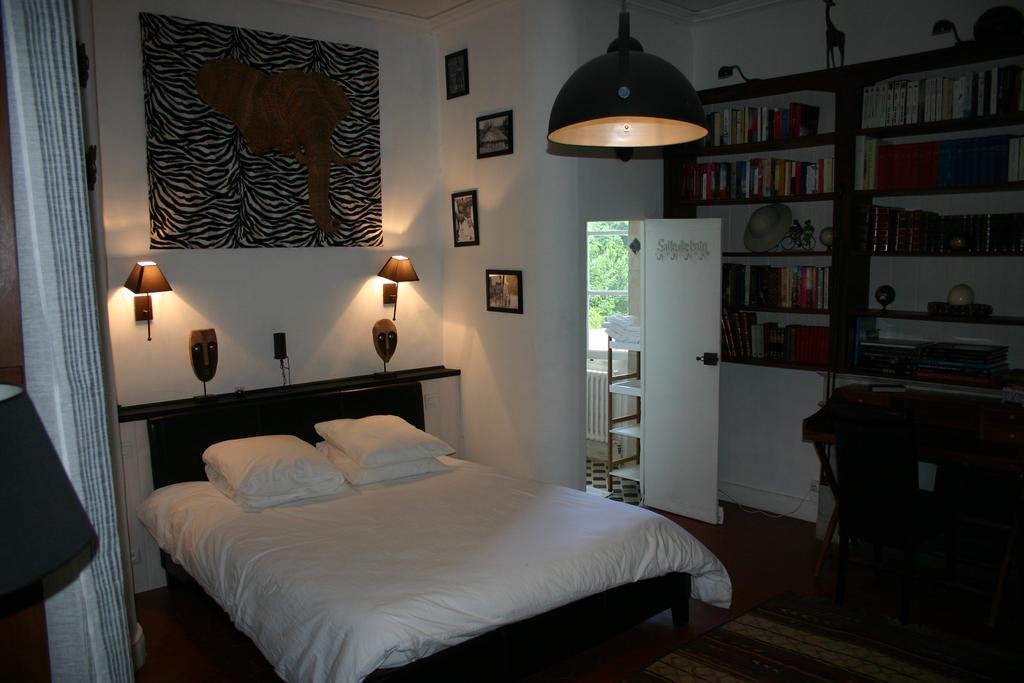 Les Routes Du Monde Bed & Breakfast Saint-Genies-de-Comolas Ruang foto