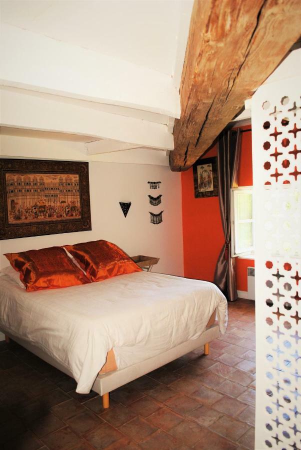 Les Routes Du Monde Bed & Breakfast Saint-Genies-de-Comolas Bagian luar foto