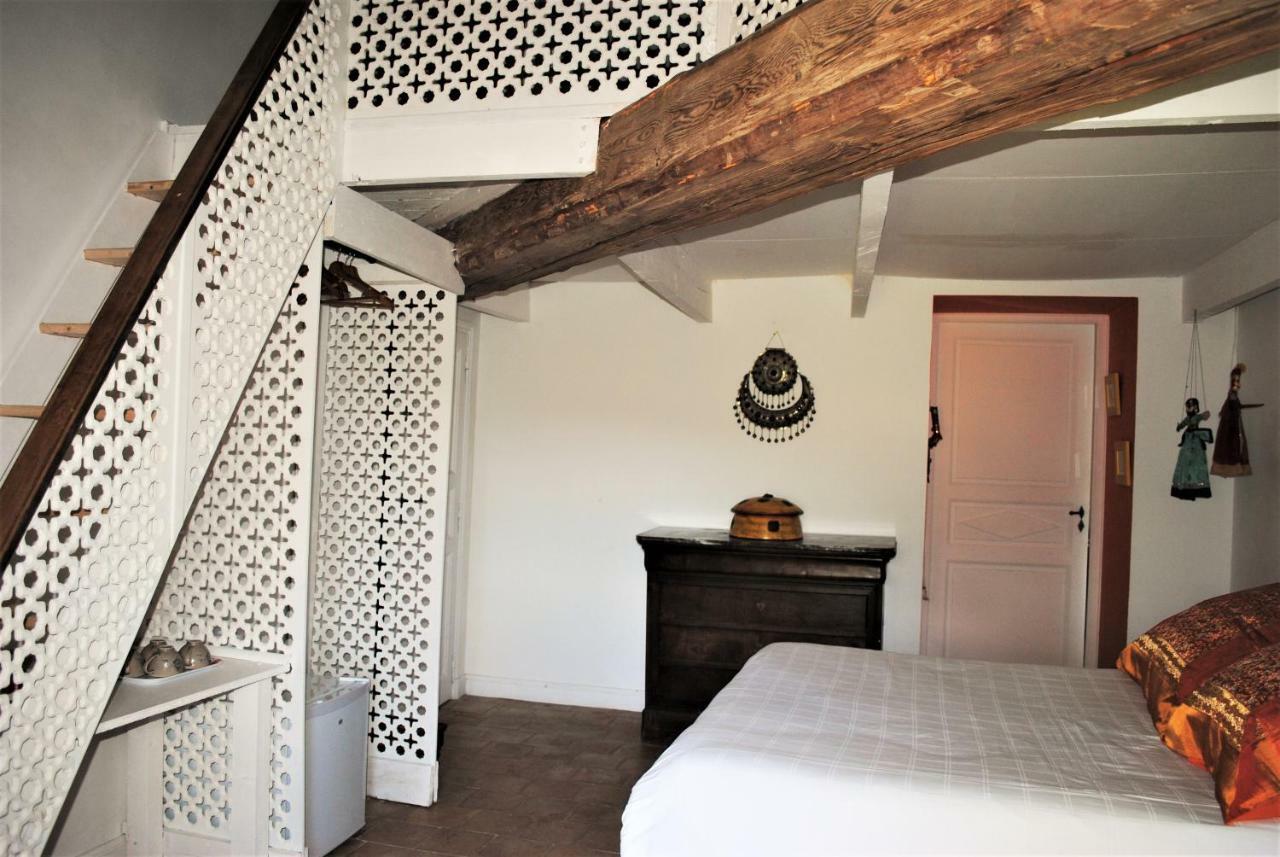 Les Routes Du Monde Bed & Breakfast Saint-Genies-de-Comolas Bagian luar foto